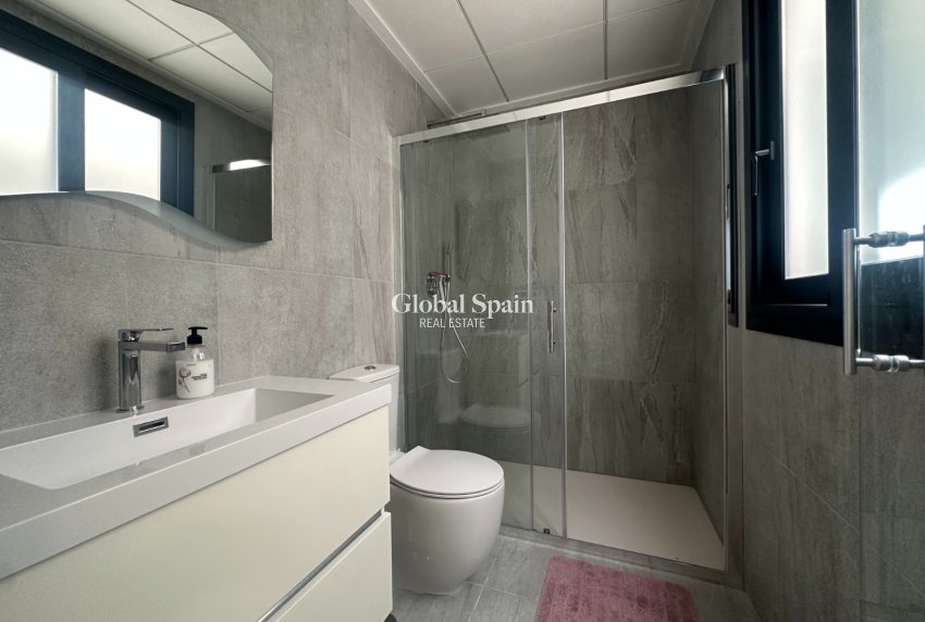 Wederverkoop - VILLA -
SAN MIGUEL DE SALINAS - Inland