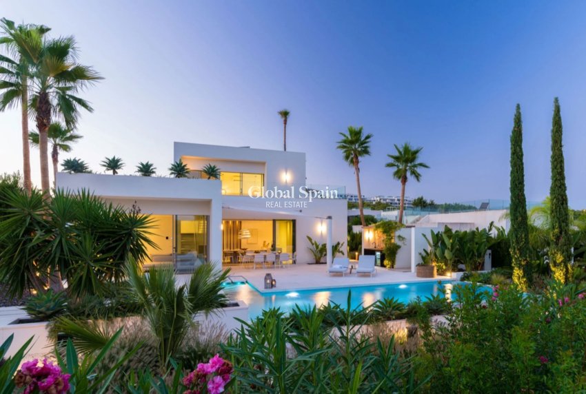 Wederverkoop - VILLA -
SAN MIGUEL DE SALINAS - Inland