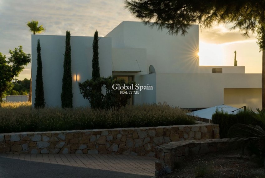 Wederverkoop - VILLA -
SAN MIGUEL DE SALINAS - Inland