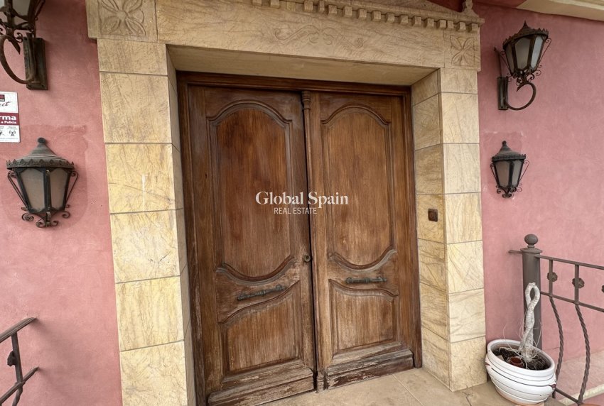 Wederverkoop - VILLA -
SAN MIGUEL DE SALINAS - Inland