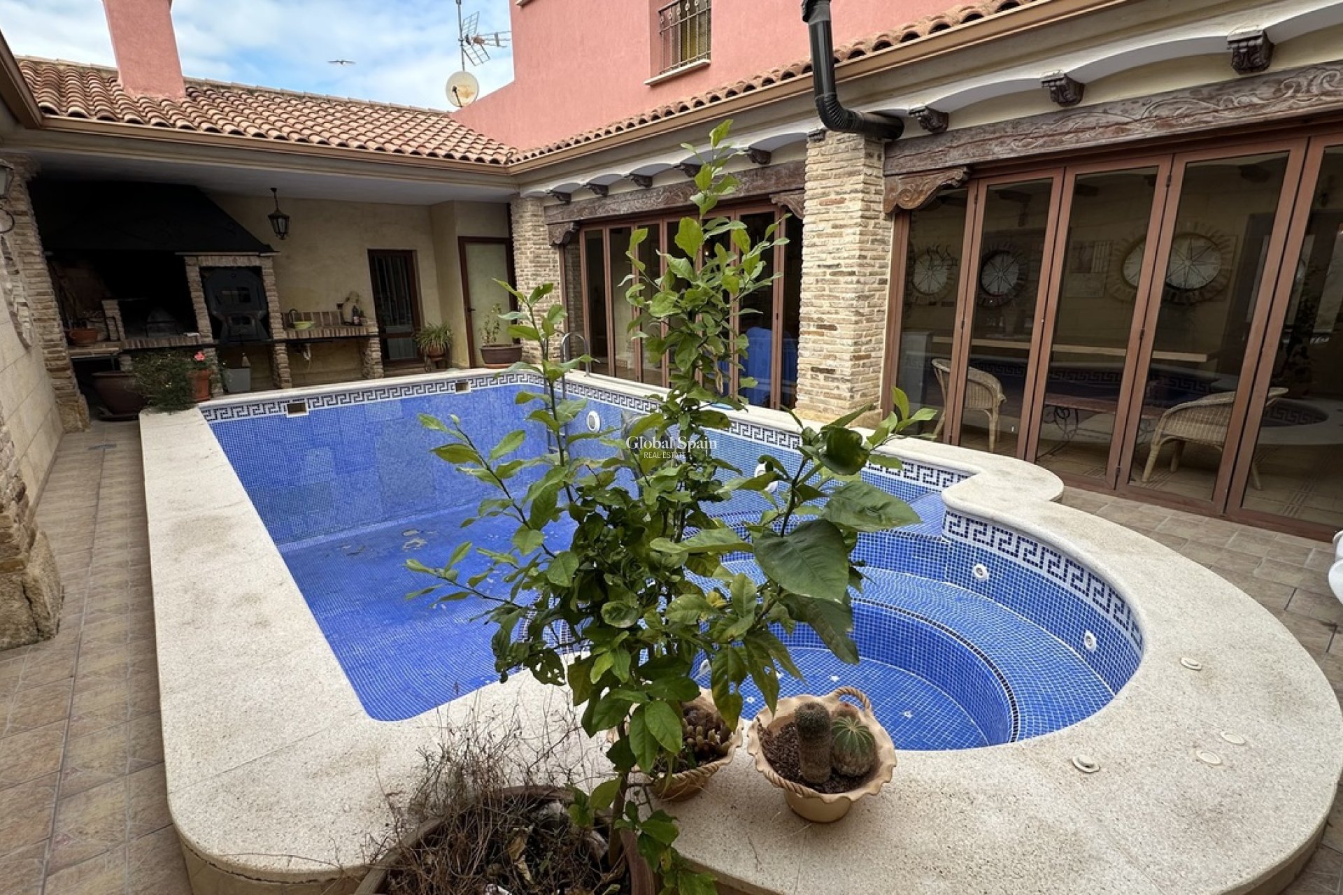 Wederverkoop - VILLA -
SAN MIGUEL DE SALINAS - Inland