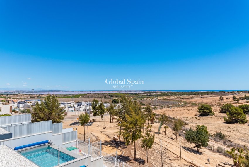 Wederverkoop - VILLA -
SAN MIGUEL DE SALINAS - Inland