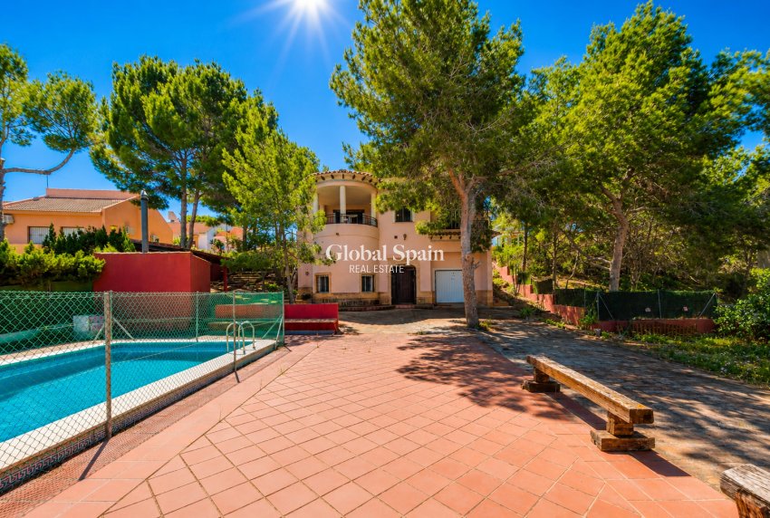 Wederverkoop - VILLA -
SAN MIGUEL DE SALINAS - Inland