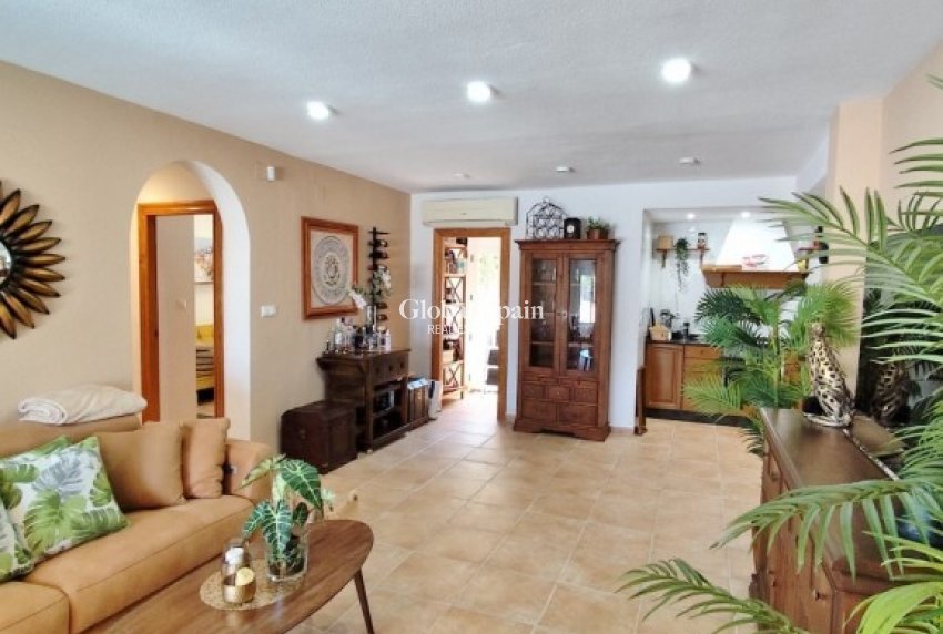 Wederverkoop - VILLA -
SAN MIGUEL DE SALINAS - Inland
