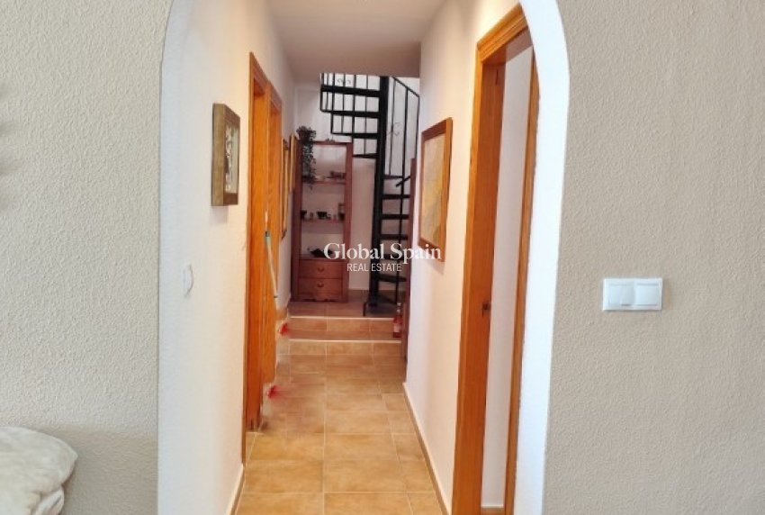 Wederverkoop - VILLA -
SAN MIGUEL DE SALINAS - Inland