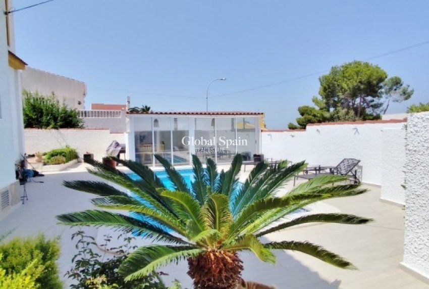 Wederverkoop - VILLA -
SAN MIGUEL DE SALINAS - Inland