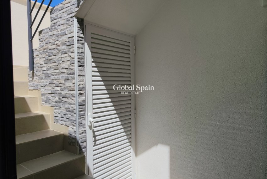 Wederverkoop - VILLA -
SAN MIGUEL DE SALINAS - Inland