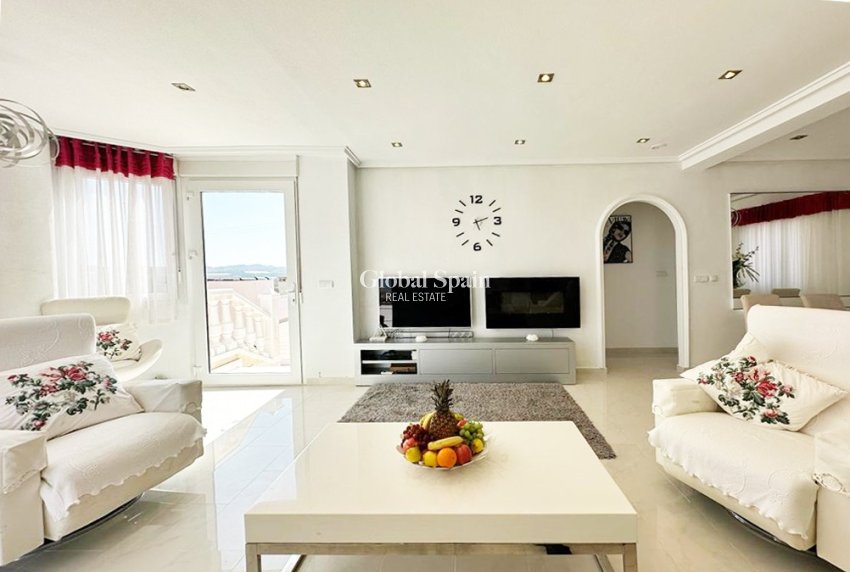 Wederverkoop - VILLA -
SAN MIGUEL DE SALINAS - Inland