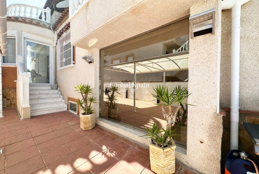 Wederverkoop - VILLA -
SAN MIGUEL DE SALINAS - Inland