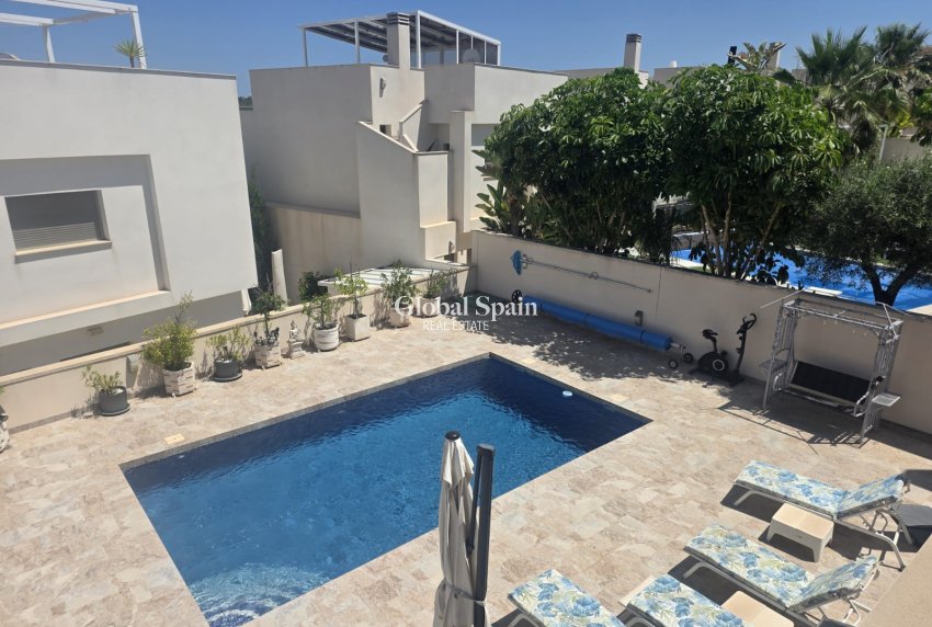 Wederverkoop - VILLA -
SAN MIGUEL DE SALINAS - Inland