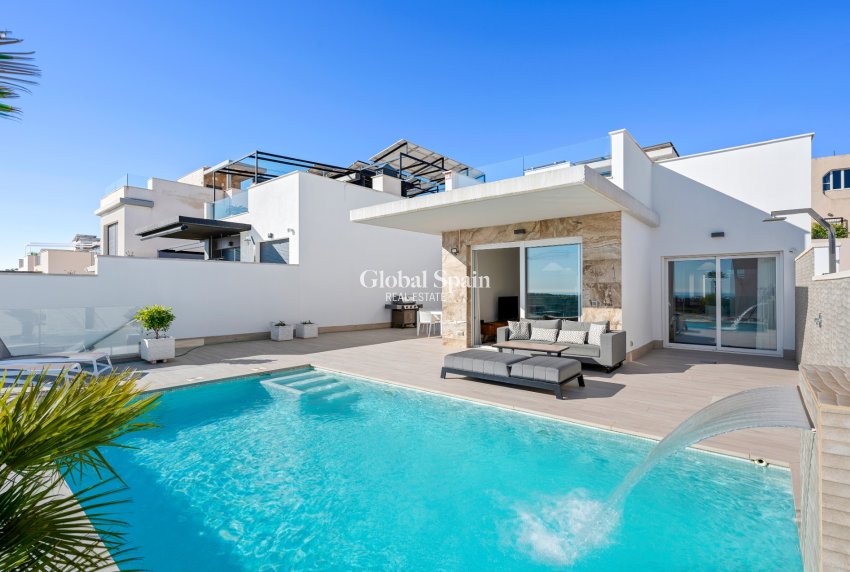 Wederverkoop - VILLA -
SAN MIGUEL DE SALINAS - Inland