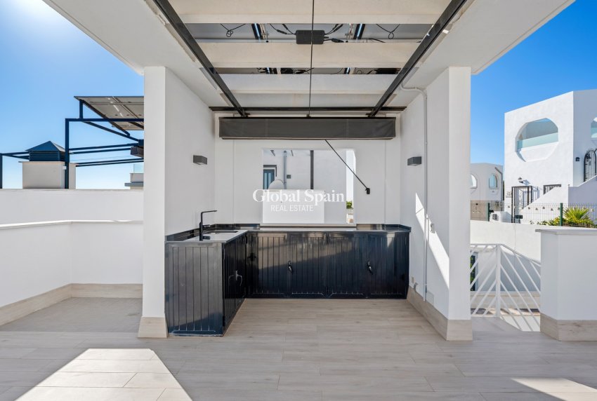 Wederverkoop - VILLA -
SAN MIGUEL DE SALINAS - Inland