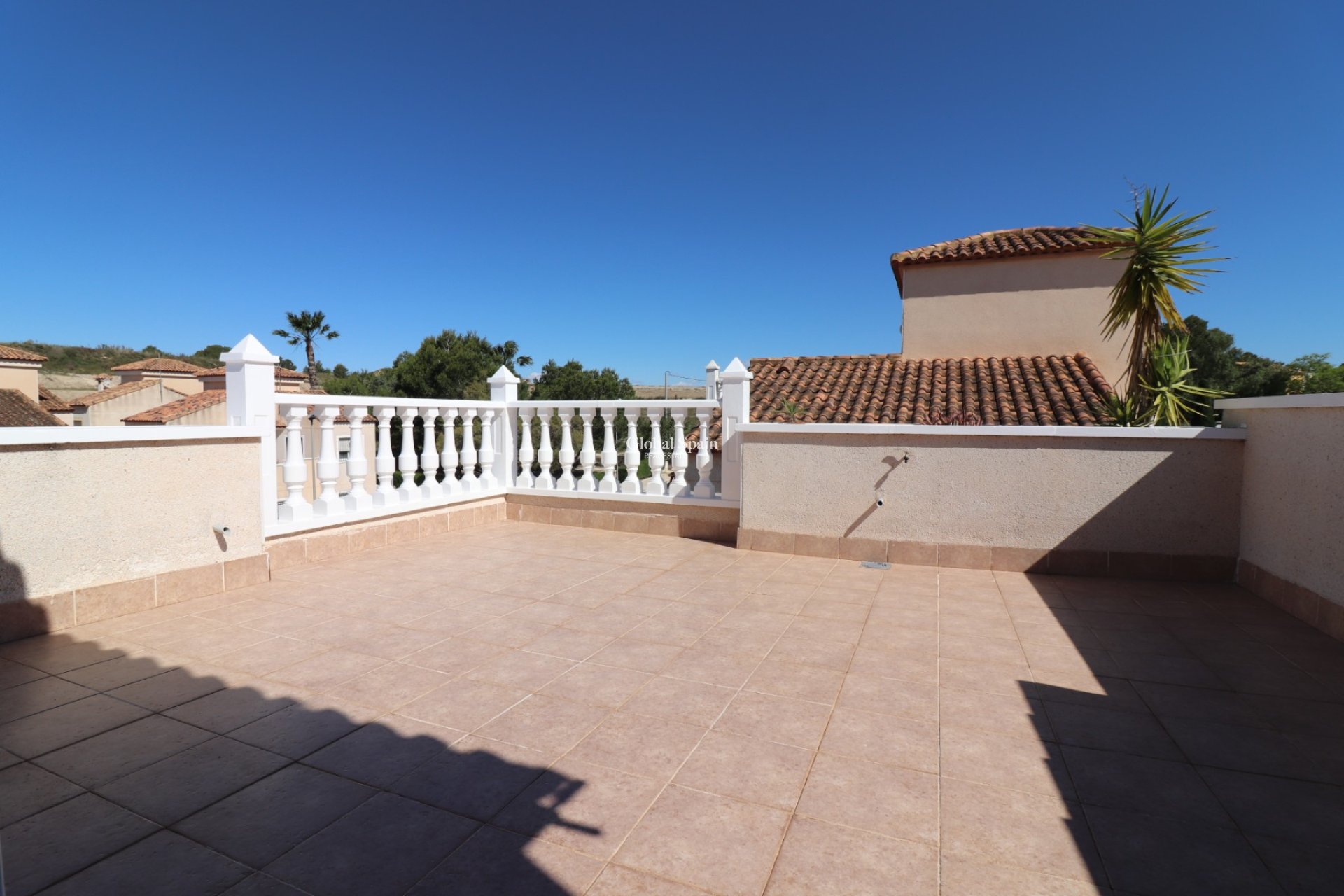 Wederverkoop - VILLA -
San Miguel de Salinas - Lake View Mansions