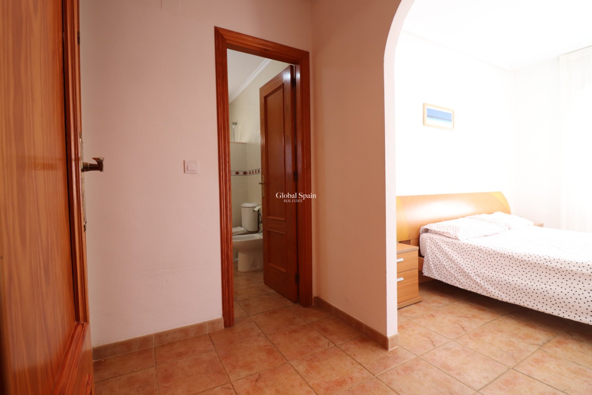 Wederverkoop - VILLA -
San Miguel de Salinas - Lake View Mansions