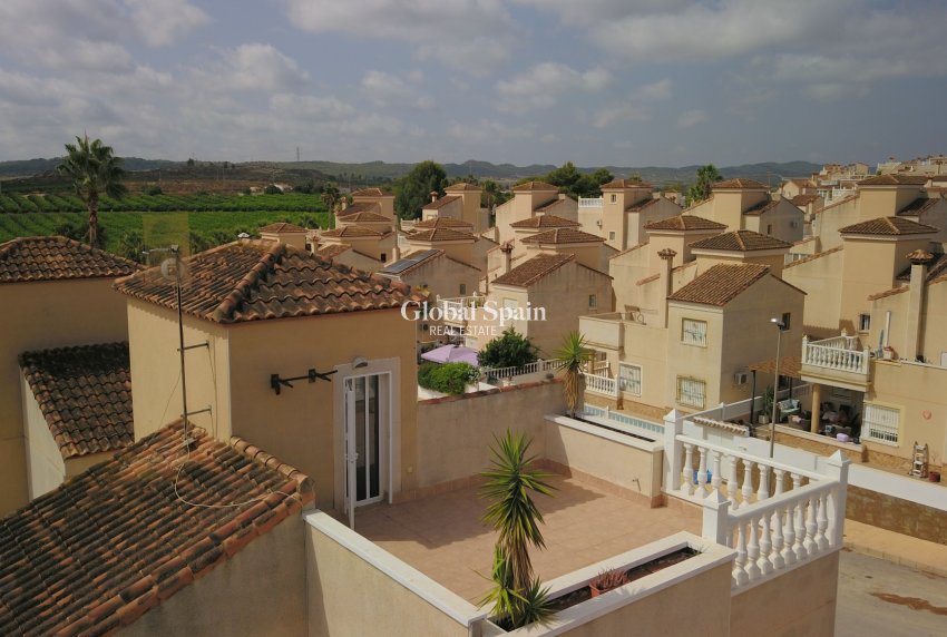 Wederverkoop - VILLA -
San Miguel de Salinas - Lake View Mansions