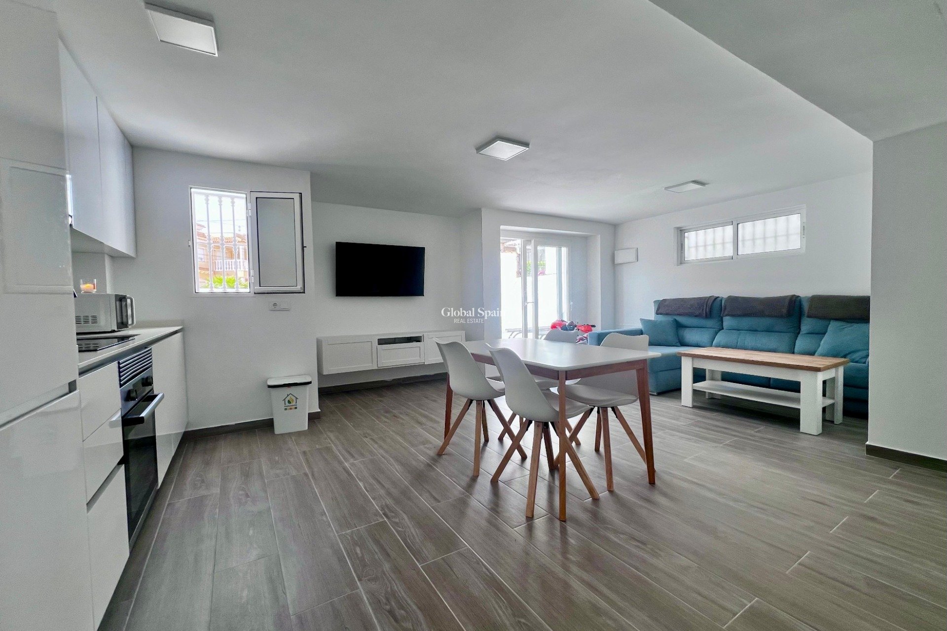 Wederverkoop - VILLA -
SAN MIGUEL DE SALINAS - Las filipinas