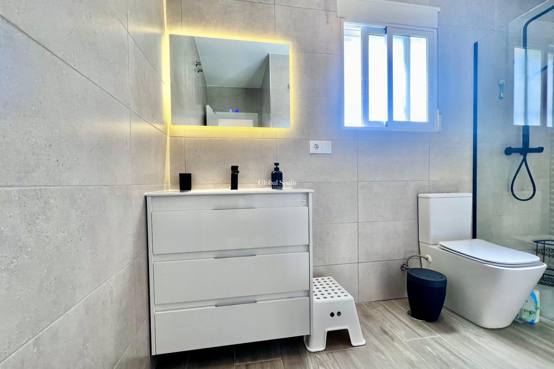 Wederverkoop - VILLA -
SAN MIGUEL DE SALINAS - Las filipinas