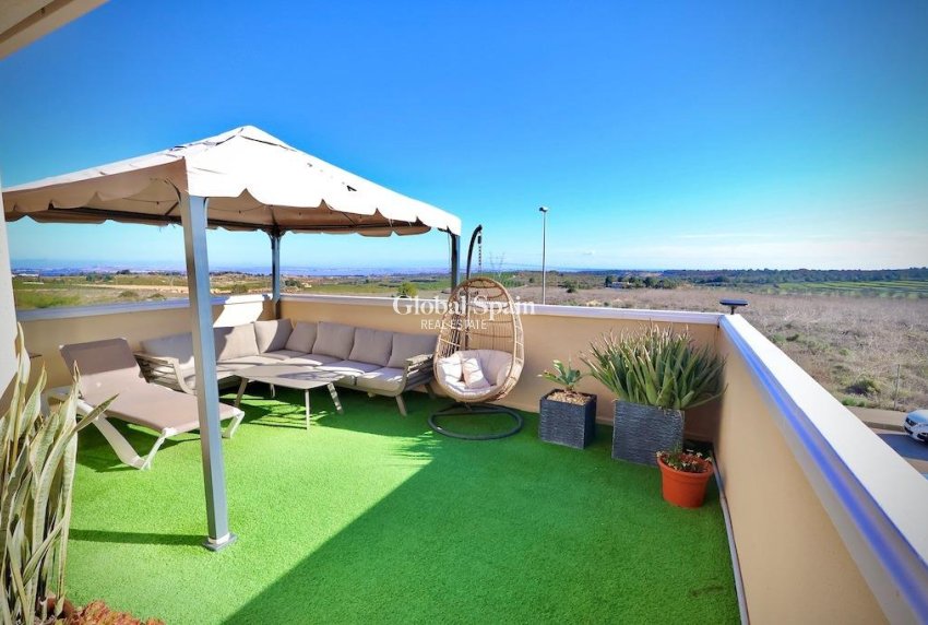 Wederverkoop - Villa -
SAN MIGUEL DE SALINAS - Residencial los flamencos