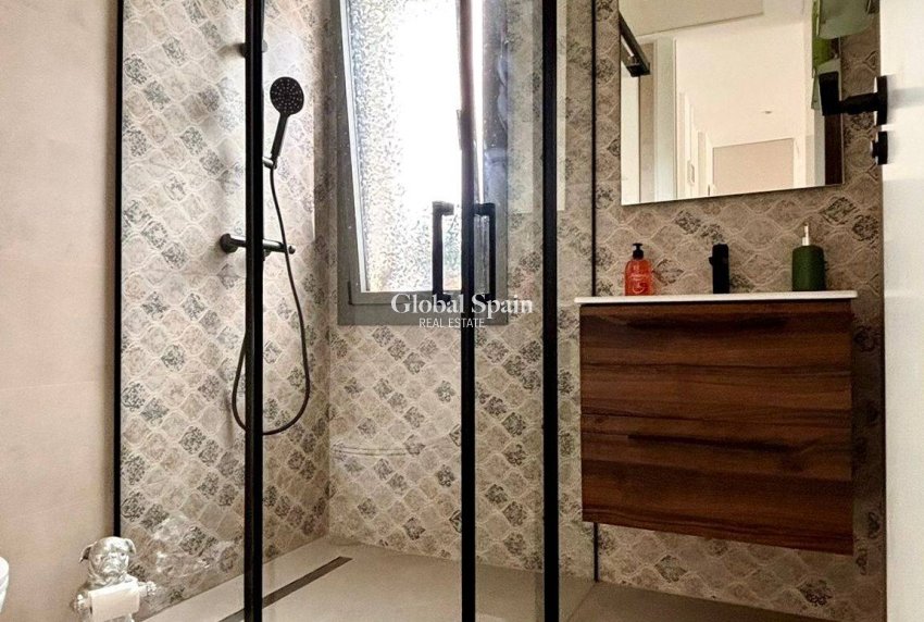 Wederverkoop - VILLA -
SAN MIGUEL DE SALINAS - Urbanizacion Blue Lagoon