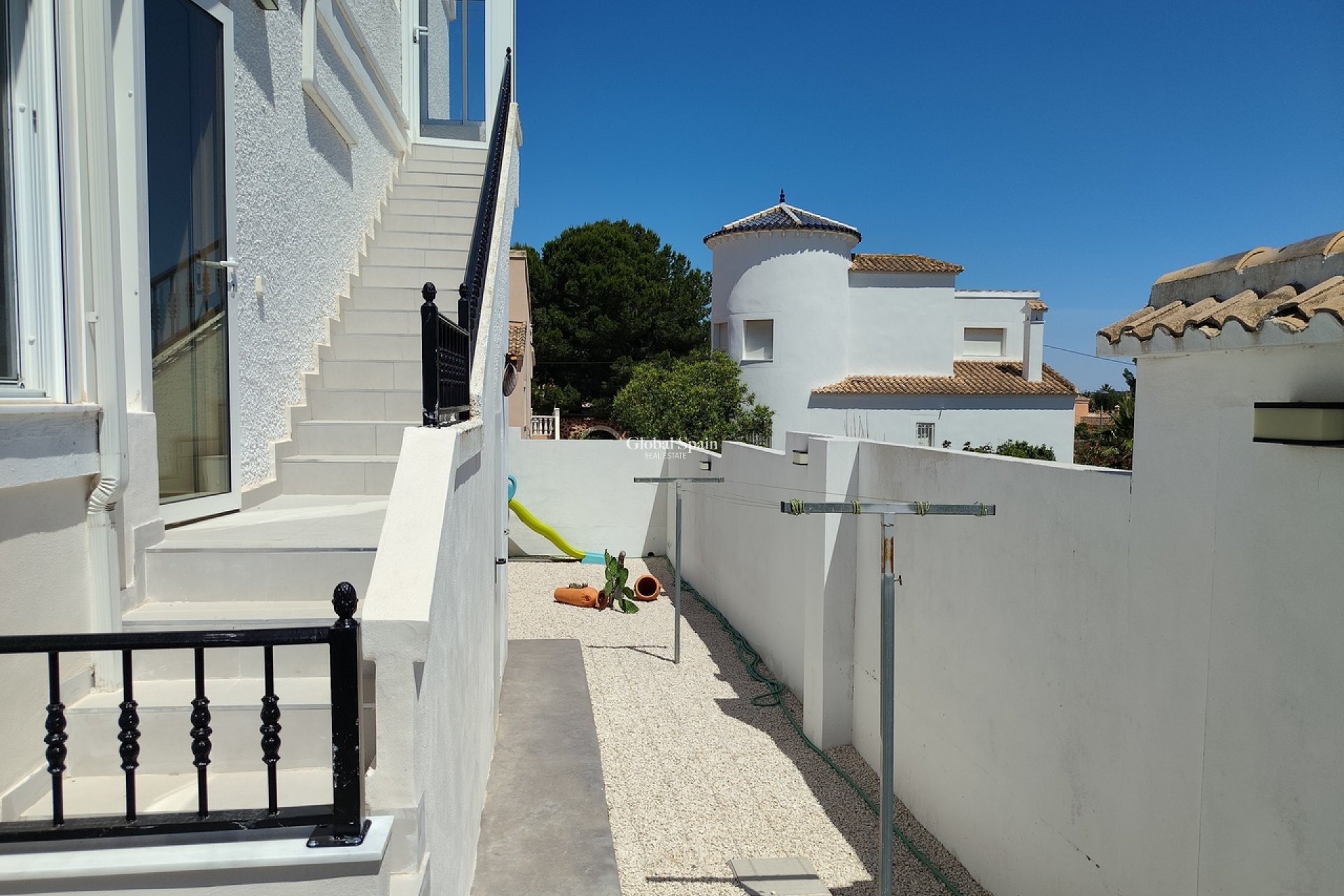 Wederverkoop - VILLA -
San Miguel / Vistabella Golf - Inland