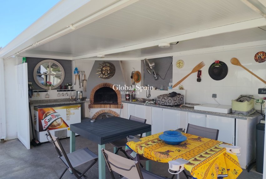 Wederverkoop - VILLA -
San Miguel / Vistabella Golf - Inland