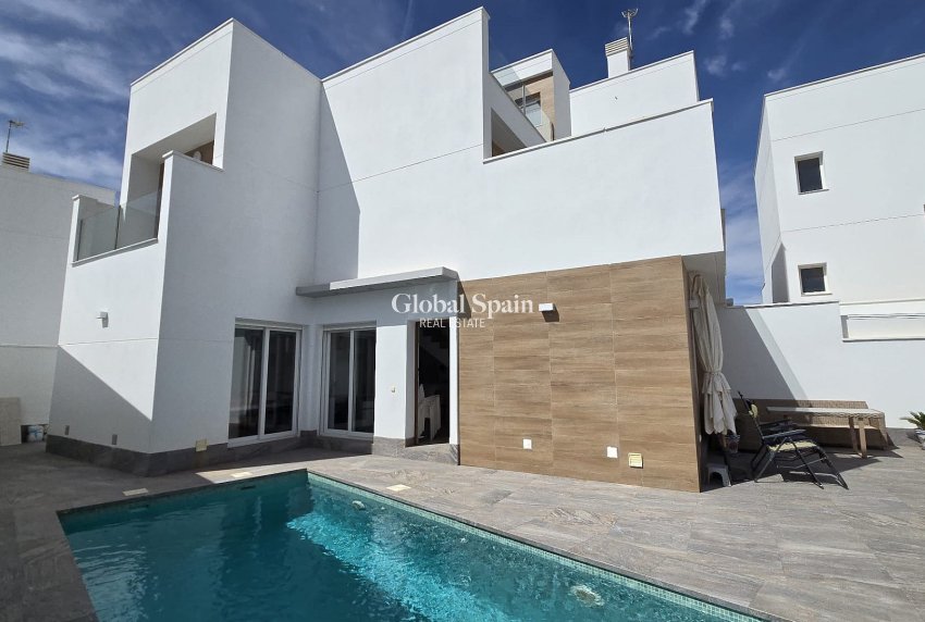 Wederverkoop - VILLA -
SAN PEDRO DEL PINATAR - Costa Calida