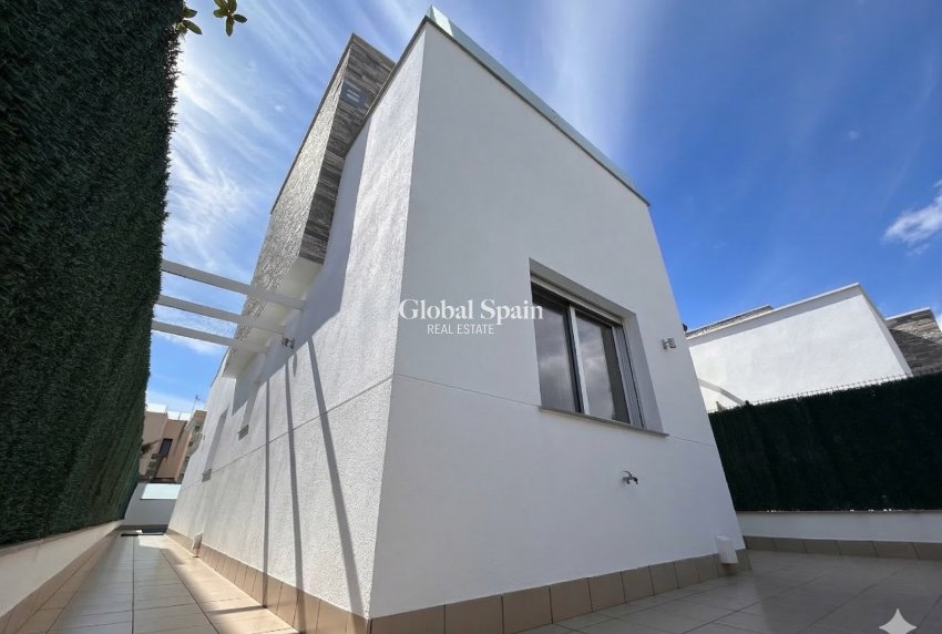 Wederverkoop - VILLA -
SAN PEDRO DEL PINATAR - Lo Pagan