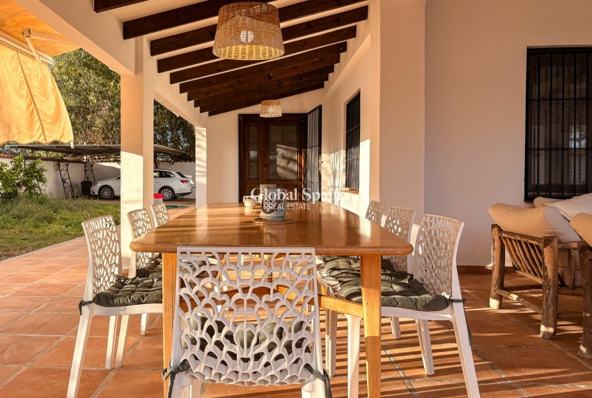 Wederverkoop - VILLA -
SANTA POLA - El Poble Llevanti