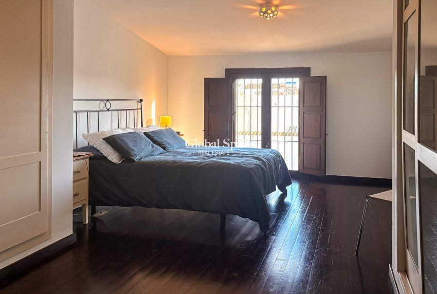 Wederverkoop - VILLA -
SANTA POLA - El Poble Llevanti