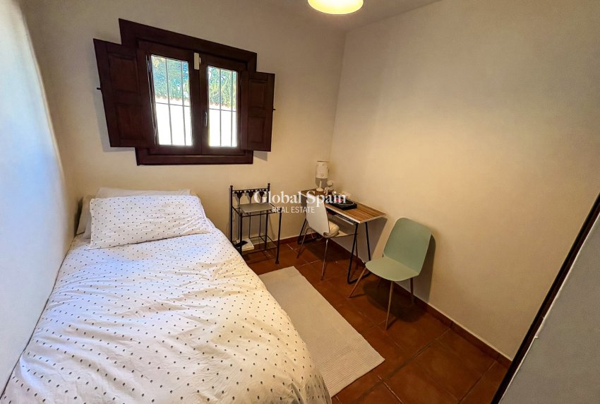 Wederverkoop - VILLA -
SANTA POLA - El Poble Llevanti