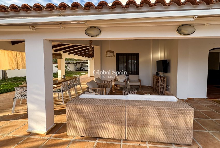 Wederverkoop - VILLA -
SANTA POLA - El Poble Llevanti