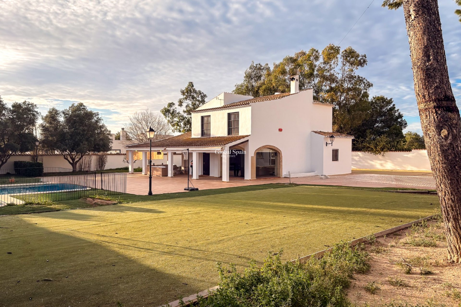 Wederverkoop - VILLA -
SANTA POLA - El Poble Llevanti