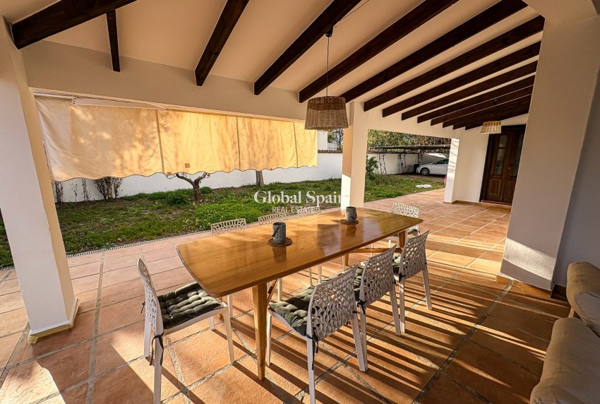 Wederverkoop - VILLA -
SANTA POLA - El Poble Llevanti