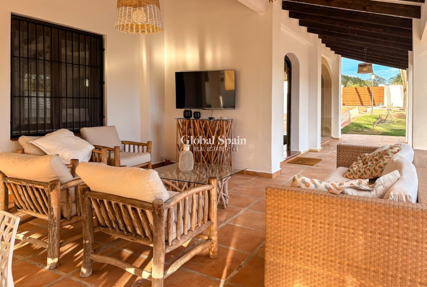 Wederverkoop - VILLA -
SANTA POLA - El Poble Llevanti
