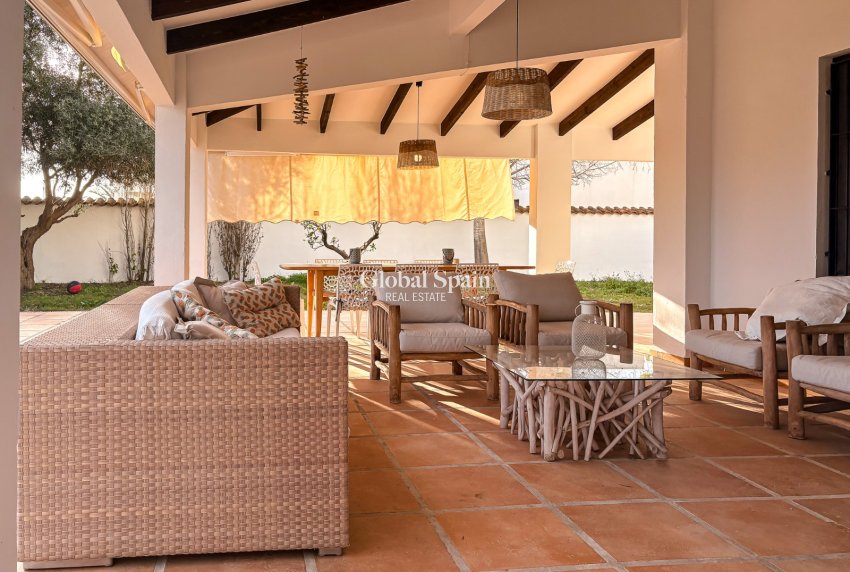 Wederverkoop - VILLA -
SANTA POLA - El Poble Llevanti