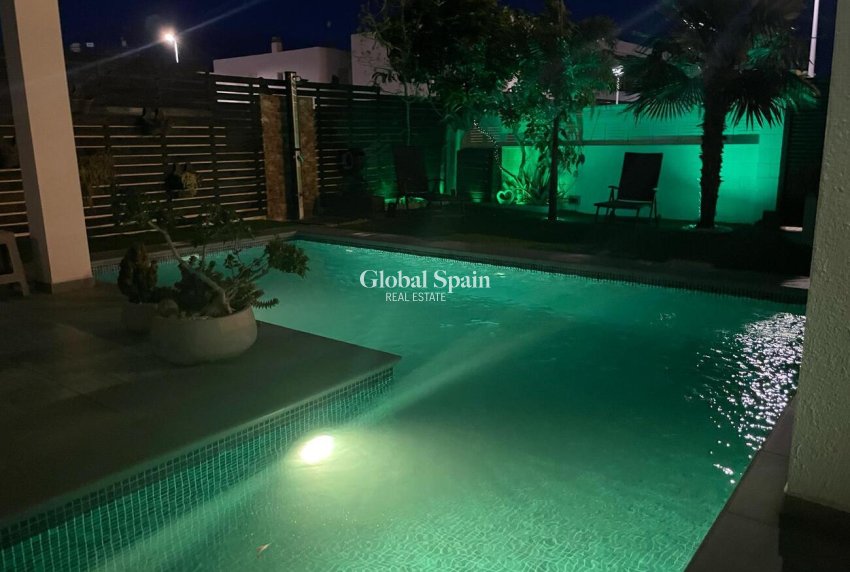 Wederverkoop - VILLA -
SANTA POLA - GRAN ALACANT