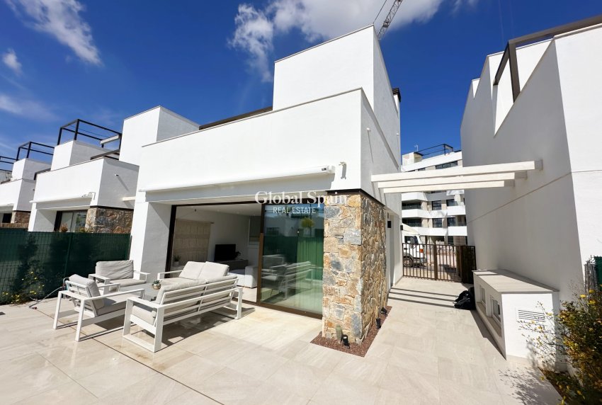 Wederverkoop - VILLA -
SANTA ROSALÍA - Inland