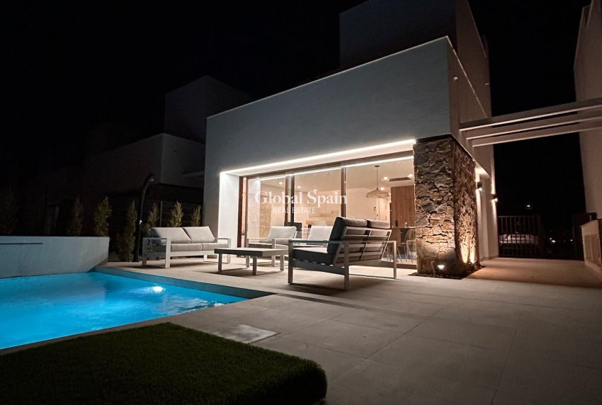 Wederverkoop - VILLA -
SANTA ROSALÍA - Inland