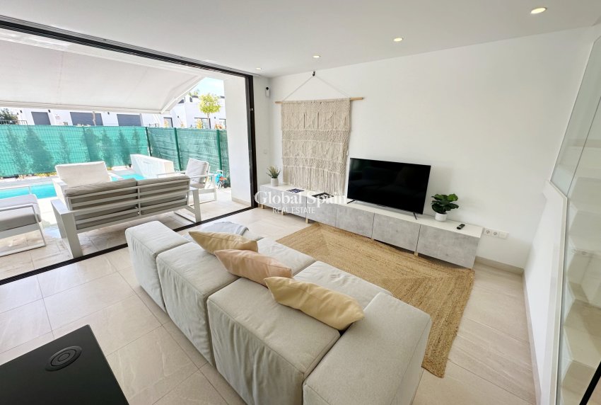 Wederverkoop - VILLA -
SANTA ROSALÍA - Inland