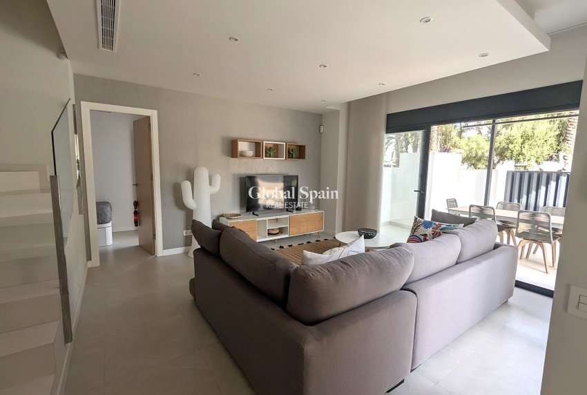 Wederverkoop - VILLA -
SANTIAGO DE LA RIBERA - Costa Calida