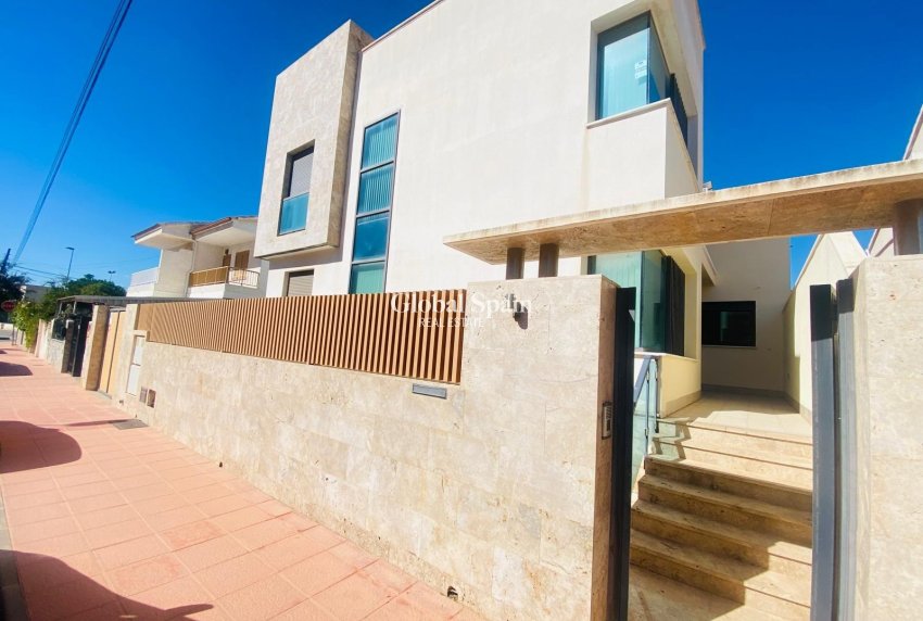 Wederverkoop - VILLA -
SANTIAGO DE LA RIBERA - San Blas