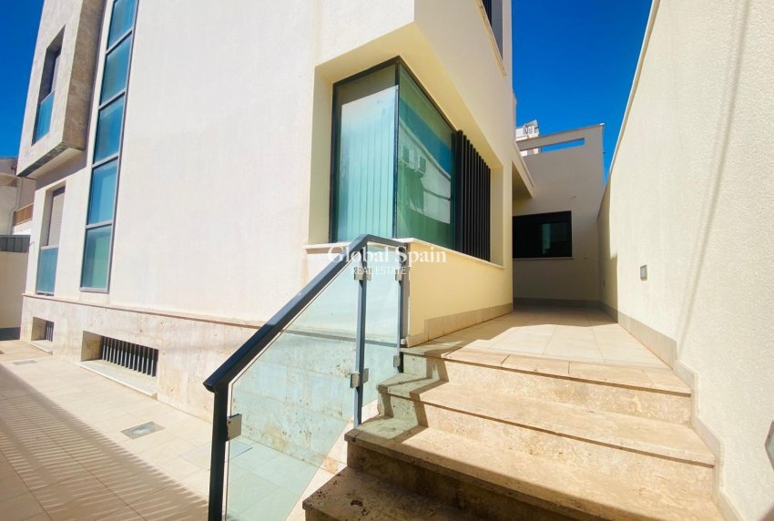 Wederverkoop - VILLA -
SANTIAGO DE LA RIBERA - San Blas