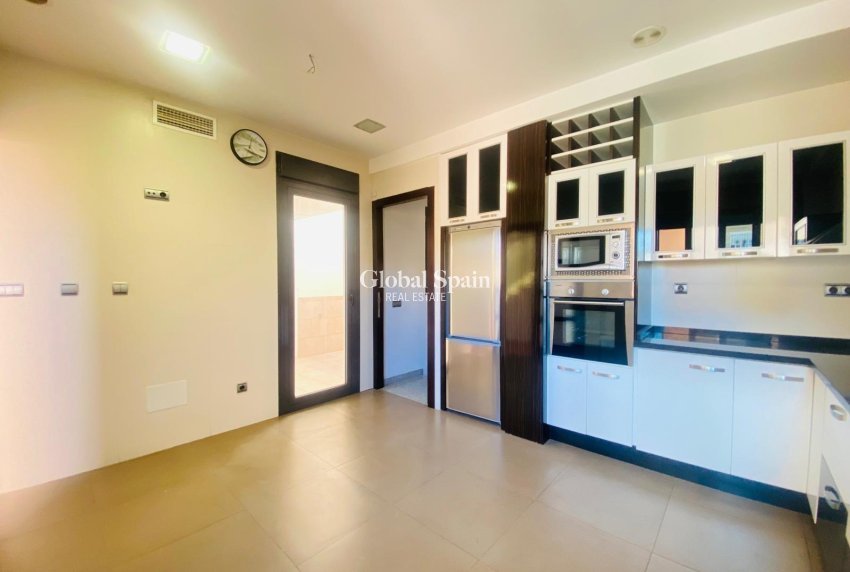 Wederverkoop - VILLA -
SANTIAGO DE LA RIBERA - San Blas