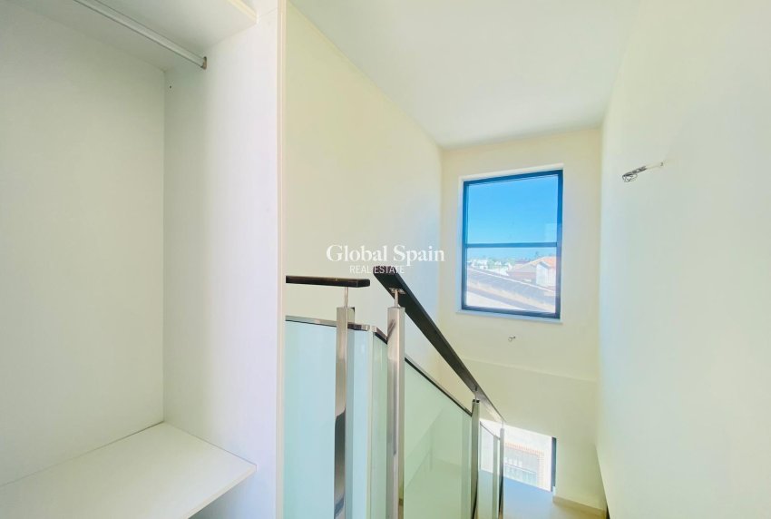 Wederverkoop - VILLA -
SANTIAGO DE LA RIBERA - San Blas