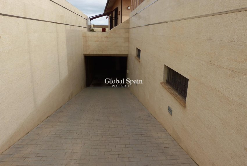 Wederverkoop - VILLA -
SANTIAGO DE LA RIBERA - San Blas