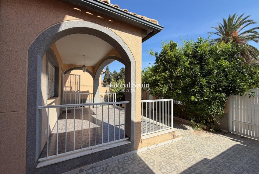 Wederverkoop - VILLA -
SANTIAGO DE LA RIBERA - San Blas