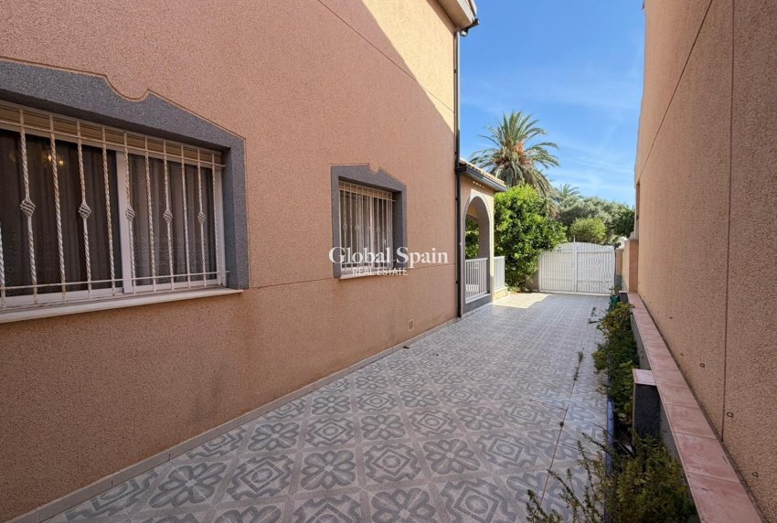 Wederverkoop - VILLA -
SANTIAGO DE LA RIBERA - San Blas