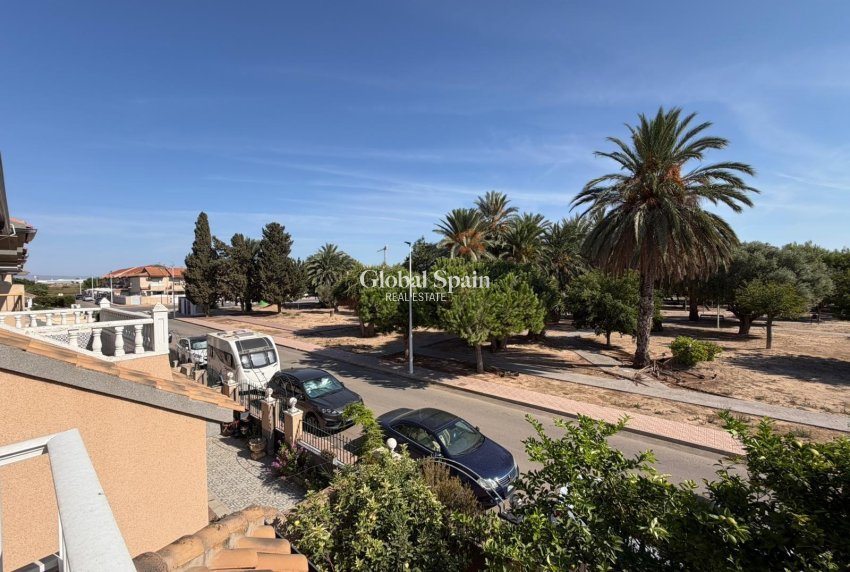 Wederverkoop - VILLA -
SANTIAGO DE LA RIBERA - San Blas