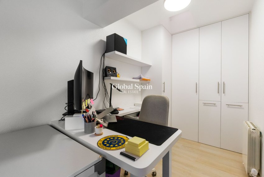 Wederverkoop - VILLA -
TORRE DE LA HORADADA - Costa Blanca