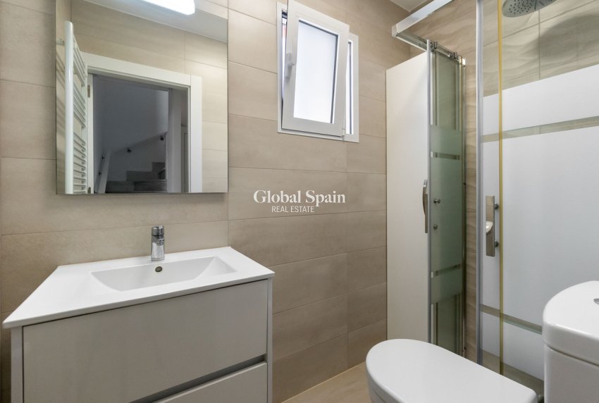 Wederverkoop - VILLA -
TORRE DE LA HORADADA - Costa Blanca